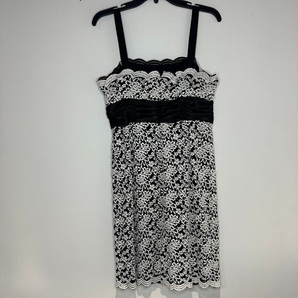 R&M Richards 2 Piece White Black Lace-like Evening Dress - Size 12 Petite - Picture 4 of 12